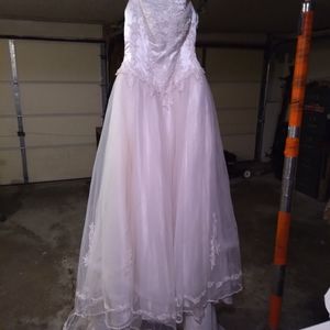 Wedding gown